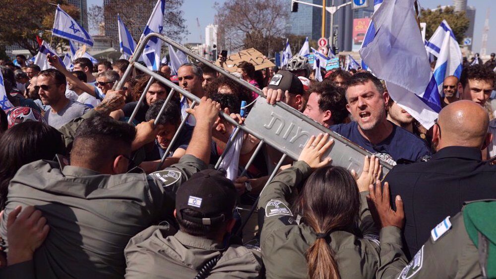 police israélienne affronte manifestants Tel-Aviv