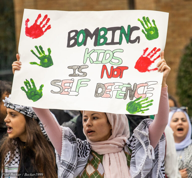 Bombarder des enfants ce n’est pas se défendre