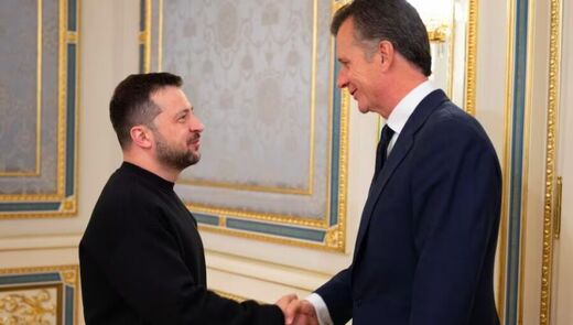Cliquer pour agrandir zelensky et black rock