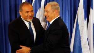 Le Premier ministre israélien Benyamin Netanyahou et le chef de la diplomatie Avigdor Lieberman