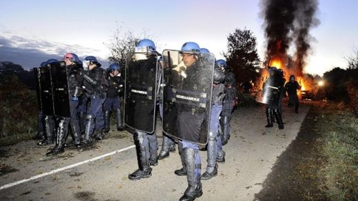 Notre-Dame-des-Landes fights with police