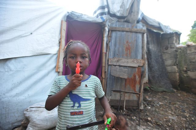 Little girl in Haïti after Sandy