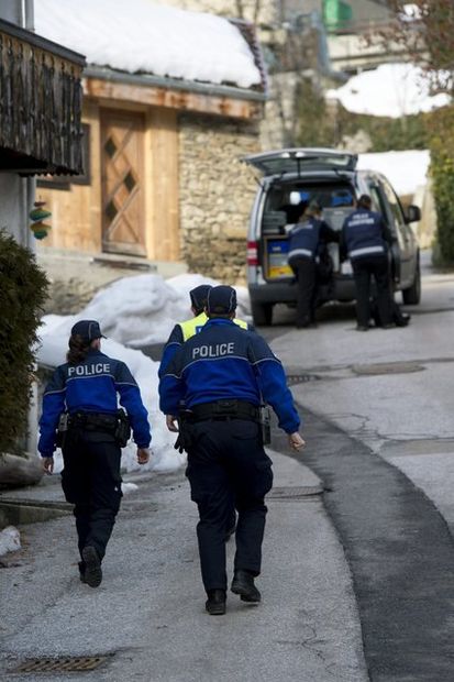 Fusillade en Suisse - Cops in the village