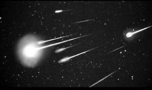 Pluie d'étoiles filantes Orionides issues de la comète de Halley, le 21 octobre 2012