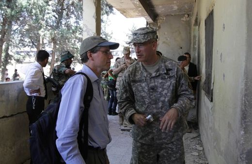 L’ambassadeur Ford à Hama au début juillet 2011