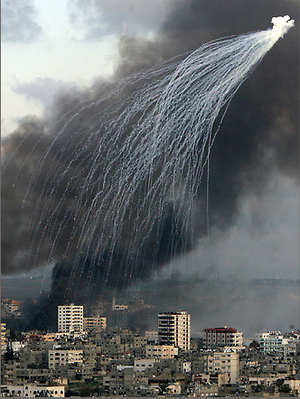 Israël déverse du phosphore blanc à Gaza pendant l'Opération Plomb Durci.