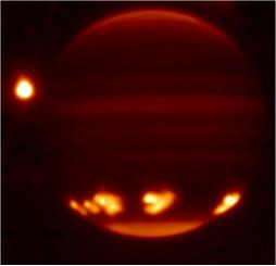 Les fragments de la comète Schoemaker-Levy impactant Jupiter