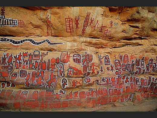 la-caverne-des-circoncis_Peintures rupestres dans une grotte de Songo, en pays dogon (Mali)