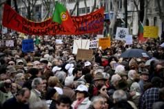 Des Portugais manifestent contre le plan d'aide de la troïka, le 2 mars 2013 à Lisbonne