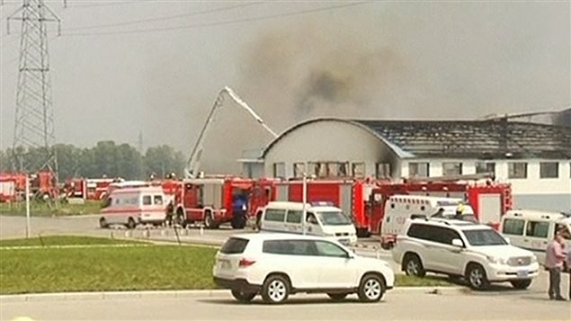 Plusieurs dizaines de travailleurs chinois ont péri dans l'incendie de cette ferme de volaille. 