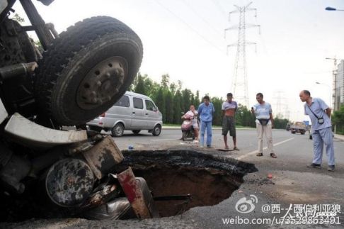 Sinkhole Xian, Chine, 27.07.2013