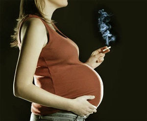 Femme enceinte qui fume
