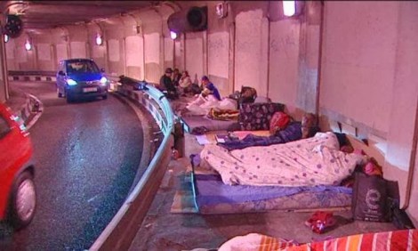 Tunnel à madrid-Des pauvres dorment-froid-SDF
