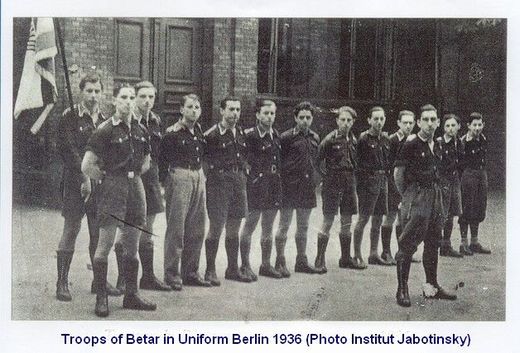 Miliciens du Betar à Berlin en 1936