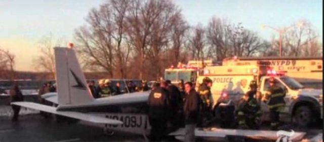  Les trois passagers d'un petit avion ont été blessés après que leur appareil eût été contraint de se poser samedi en urgence sur une autouroute du Bronx à New York (nord-est), en pleine vague de froid.