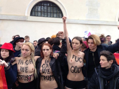 Femen, Paris, Fourest