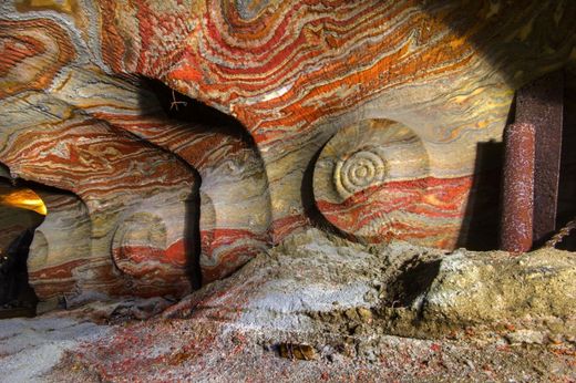 motifs psychédéliques grottes souterraines Oural4