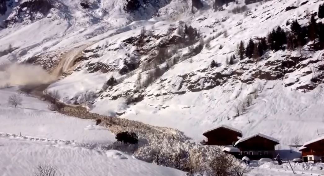 Capture Tsunami Avalanche Tyrol