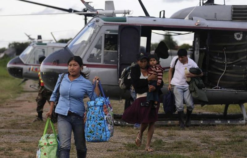 Bolivie inondations évacuation habitants par hélicoptère