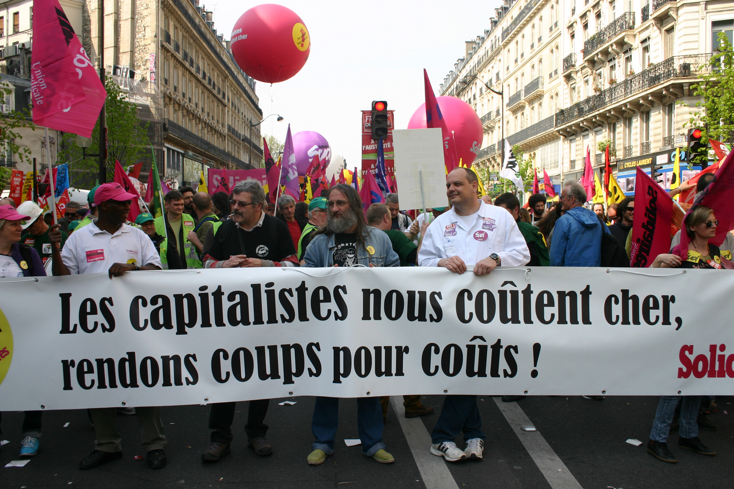 Manifestation sociale à Paris